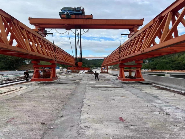 200噸公路架橋機出廠